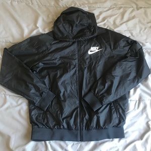 Nike Black Windbreaker SIZE M
